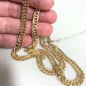 Elegant Gold Necklace